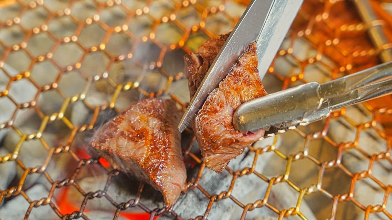 도마 홍대본점 갈비 한 점 — charcoal-grilled Korean BBQ (烤肉) at Doma Hongdae, a hand-cut hanwoo restaurant in Hongdae Seoul · 7