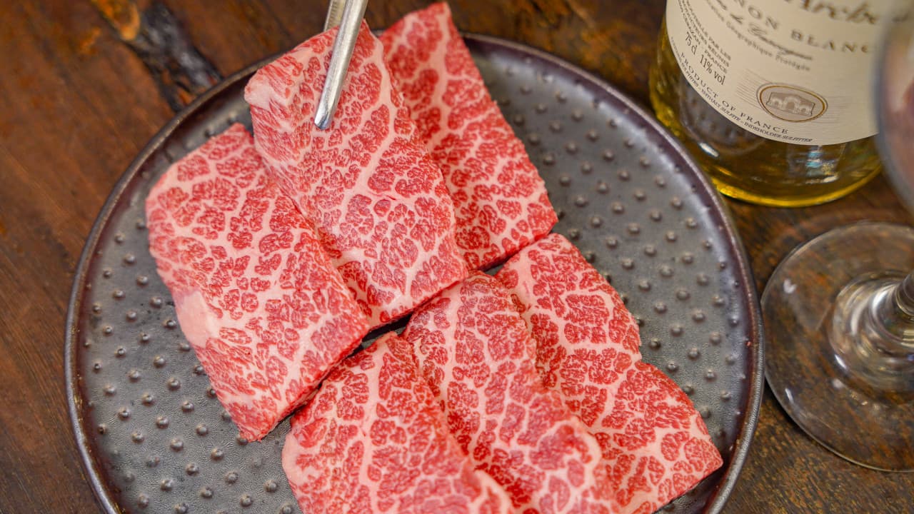 꽃살 Kkotsal (Flower Cut) — Doma Hongdae Korean BBQ (烤肉 · 구운고기) menu · 도마 홍대본점 한우 · 와규