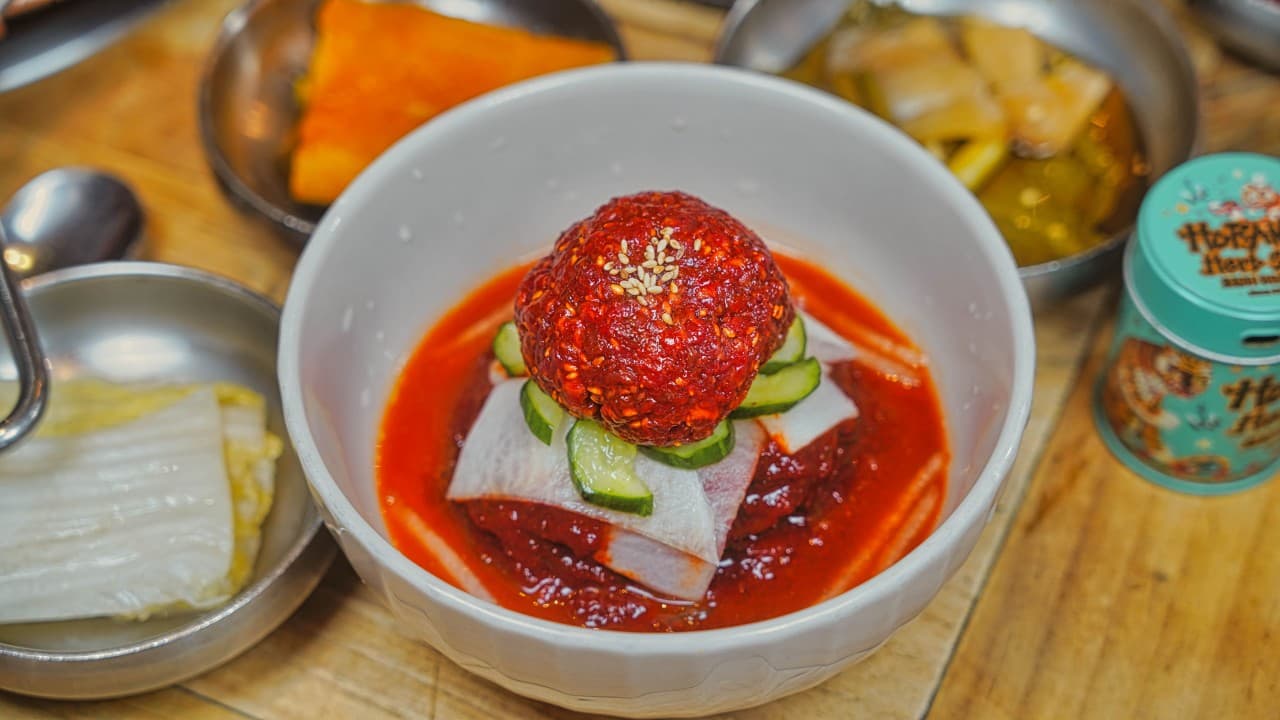 육회냉면 Yukhoe Naengmyeon — Doma Hongdae Korean BBQ (烤肉 · 구운고기) menu · 도마 홍대본점 식사